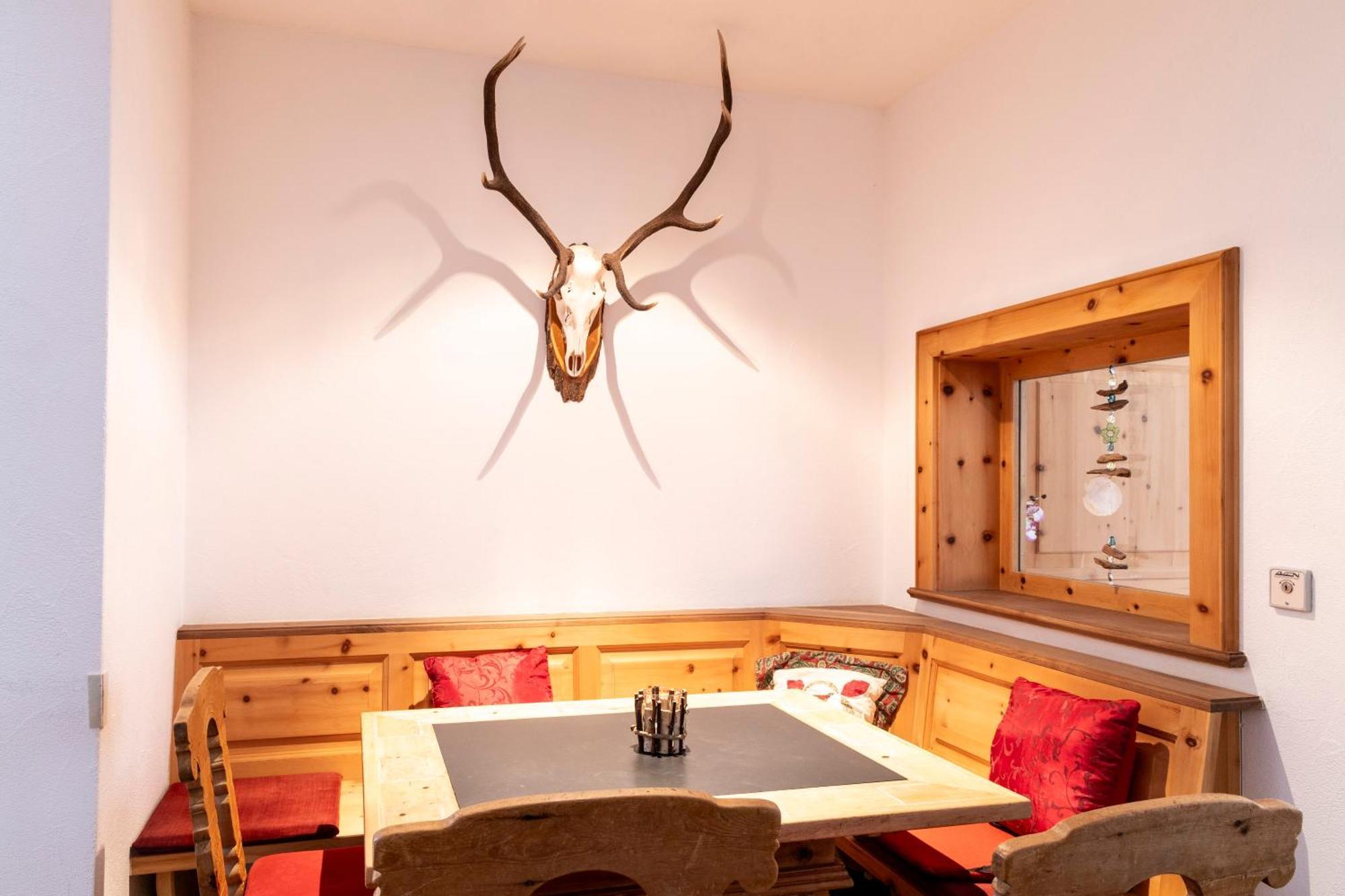 Hotel Chesa Grischa Sils Baselgia Extérieur photo